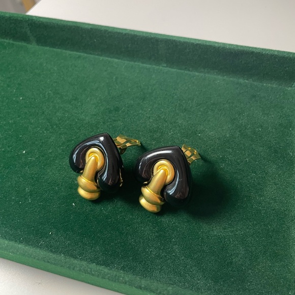 LIKE TO BE NOTIFIED WHEN I GO LIVE Meet your Posher, Ledia - Picture 7 of 7